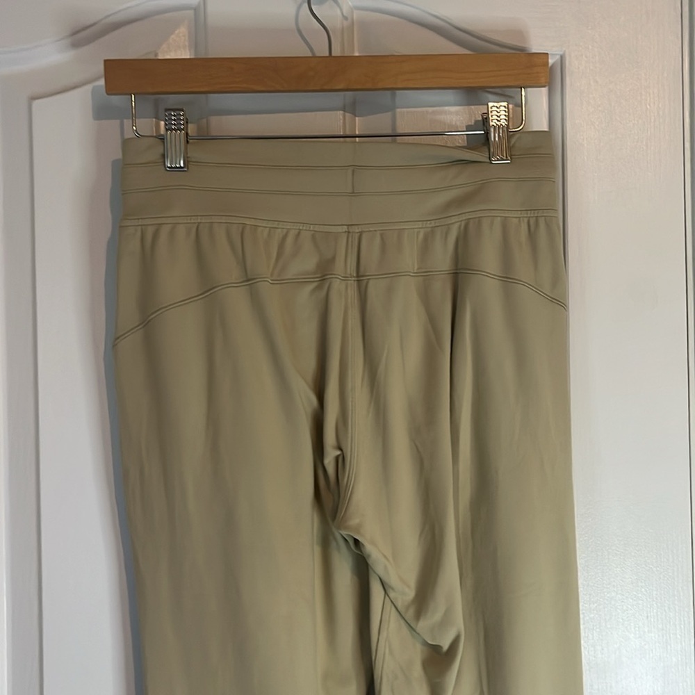 Lululemon | Ready to Rulu Jogger Pants‎ 29" in Trench Size 6 Loungewear Neutral - Picture 9 of 13